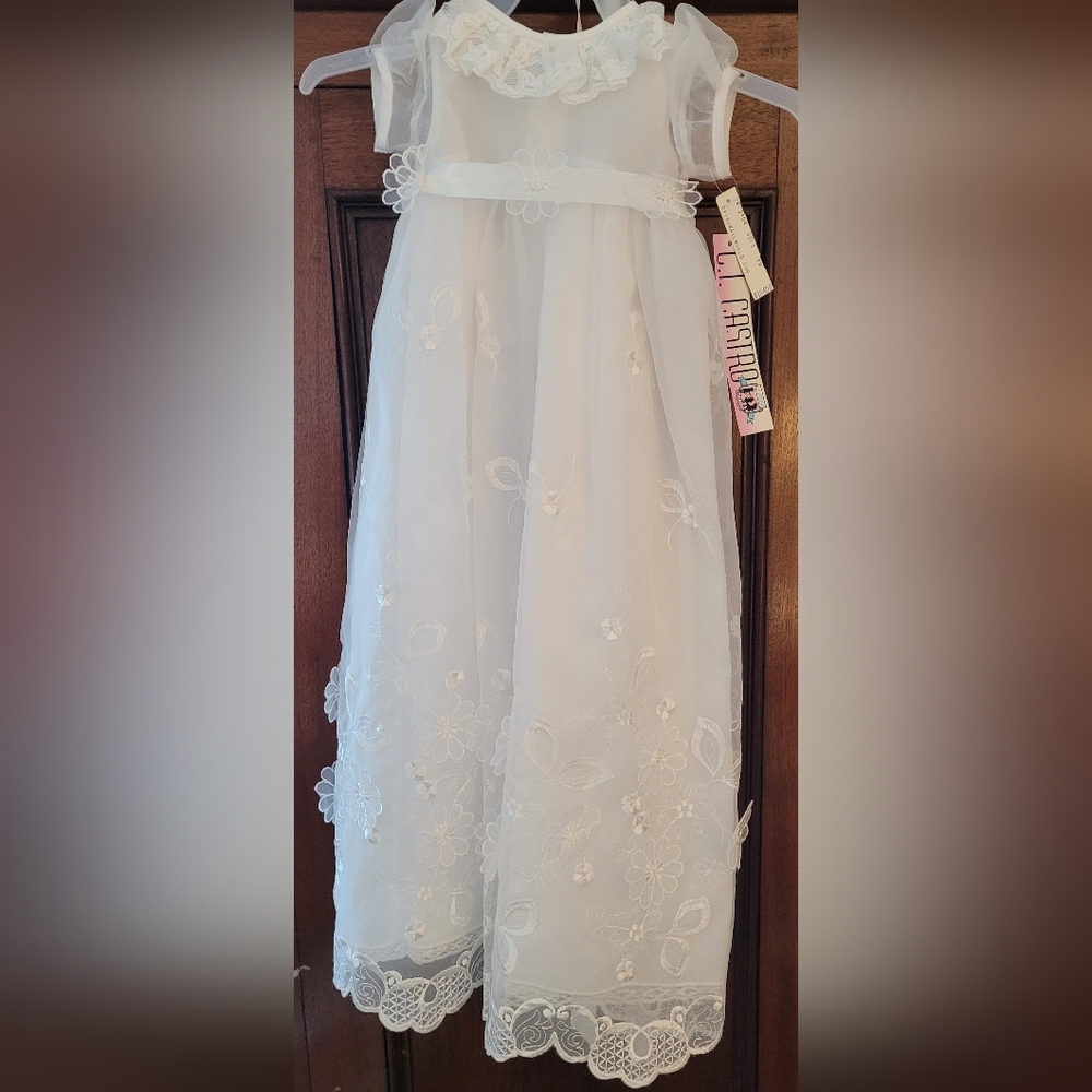 C.I. Castro & Co  Christening Gown & Bonnet NWT Size 3M White